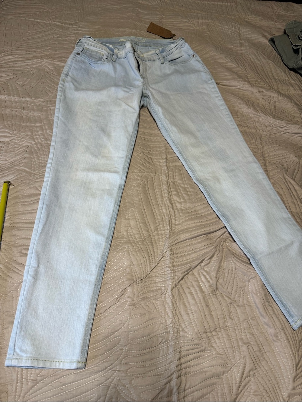 Old Navy Girlfriend Light Wash Women's Skinny Jeans - Pale Blue Size 4